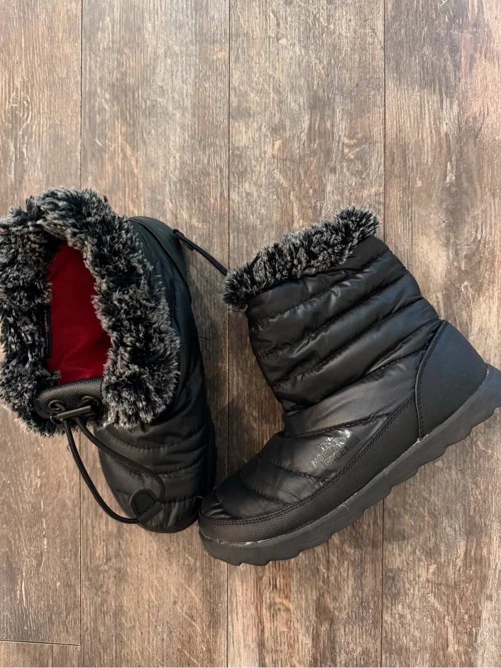The North Face Black Insulated Winter Boots with Faux-Fur Collar